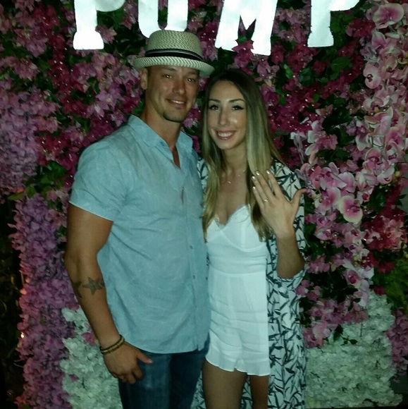 Meet your Posher, Alyssa - Picture 4 of 4